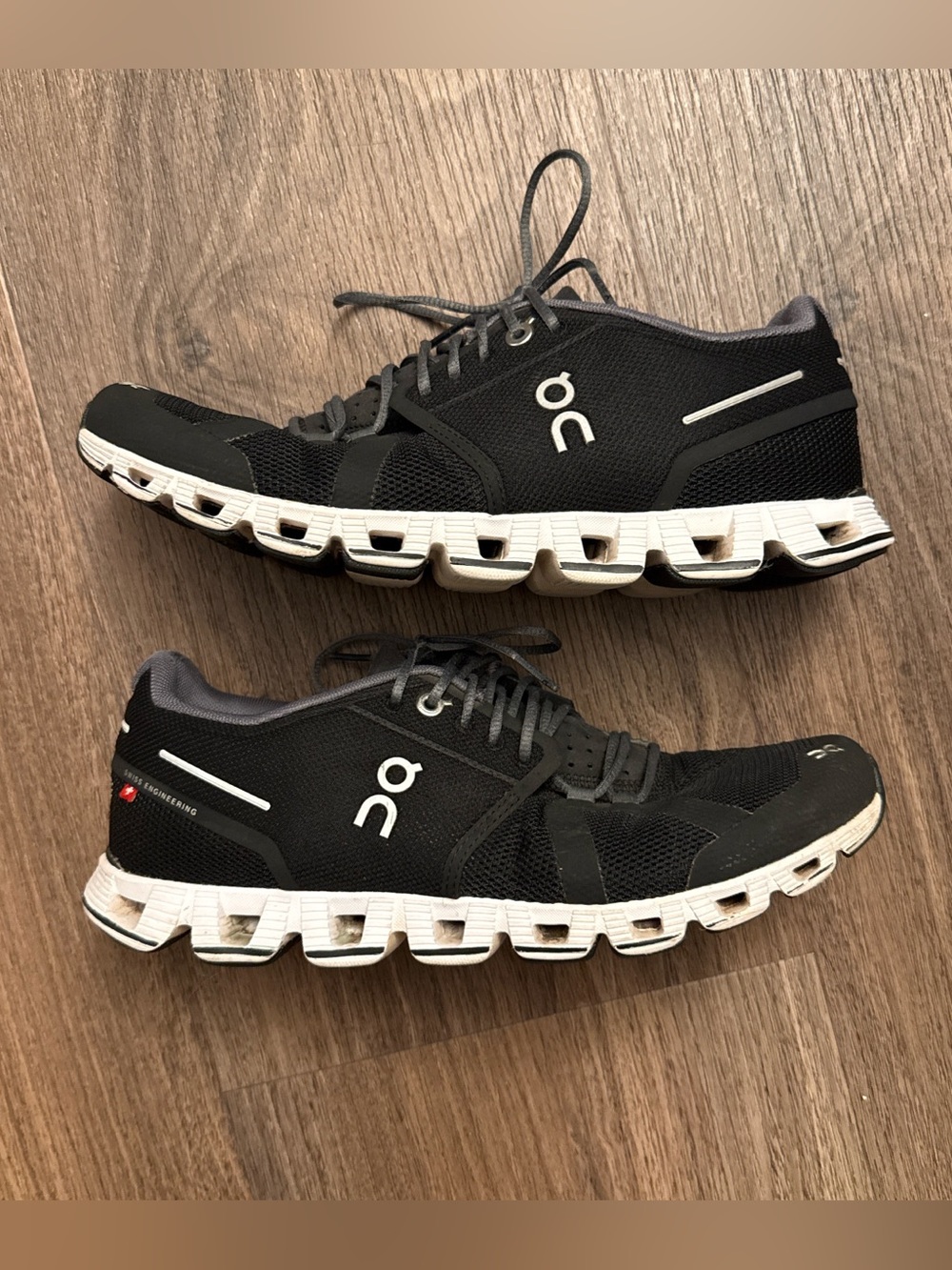 On Running Cloudswift black & white sneakers women’s size 8